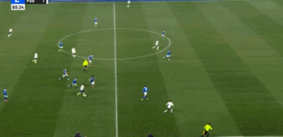 第81分钟，门德斯禁区后点插上头球破门，巴黎2-1斯特拉斯堡