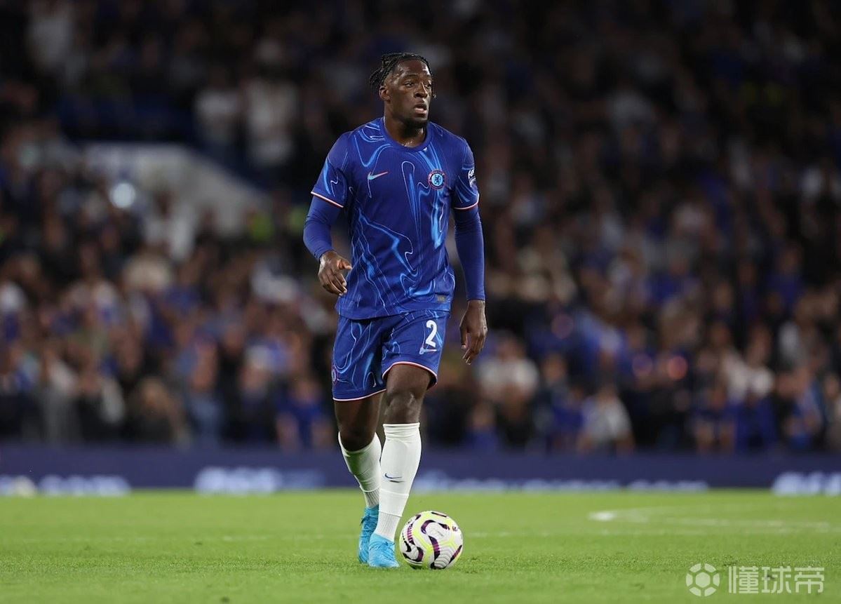 记者：迪萨西目前正在接受西汉姆联的体检