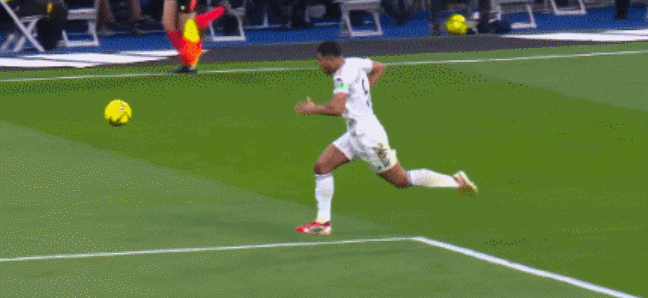 阿斯：贝林厄姆遭遇肌肉撕裂 至少将伤缺一个月