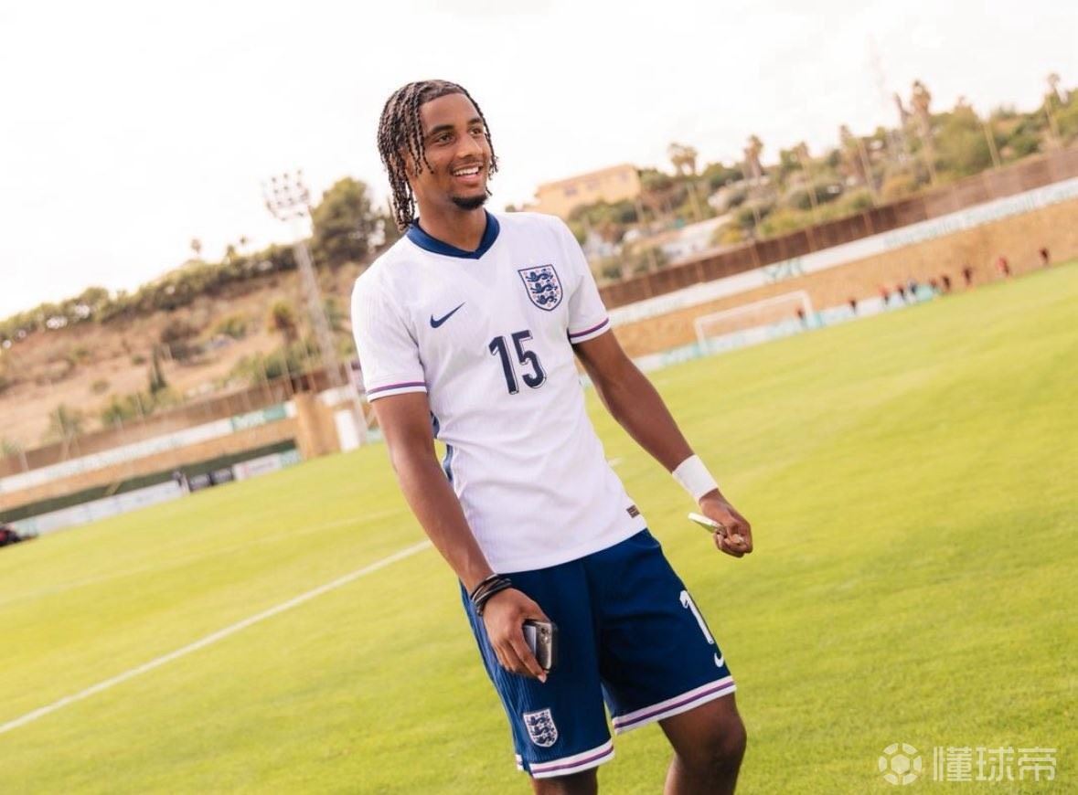 罗马诺：阿森纳320万镑签下18岁后卫杰登-狄克逊达成协议