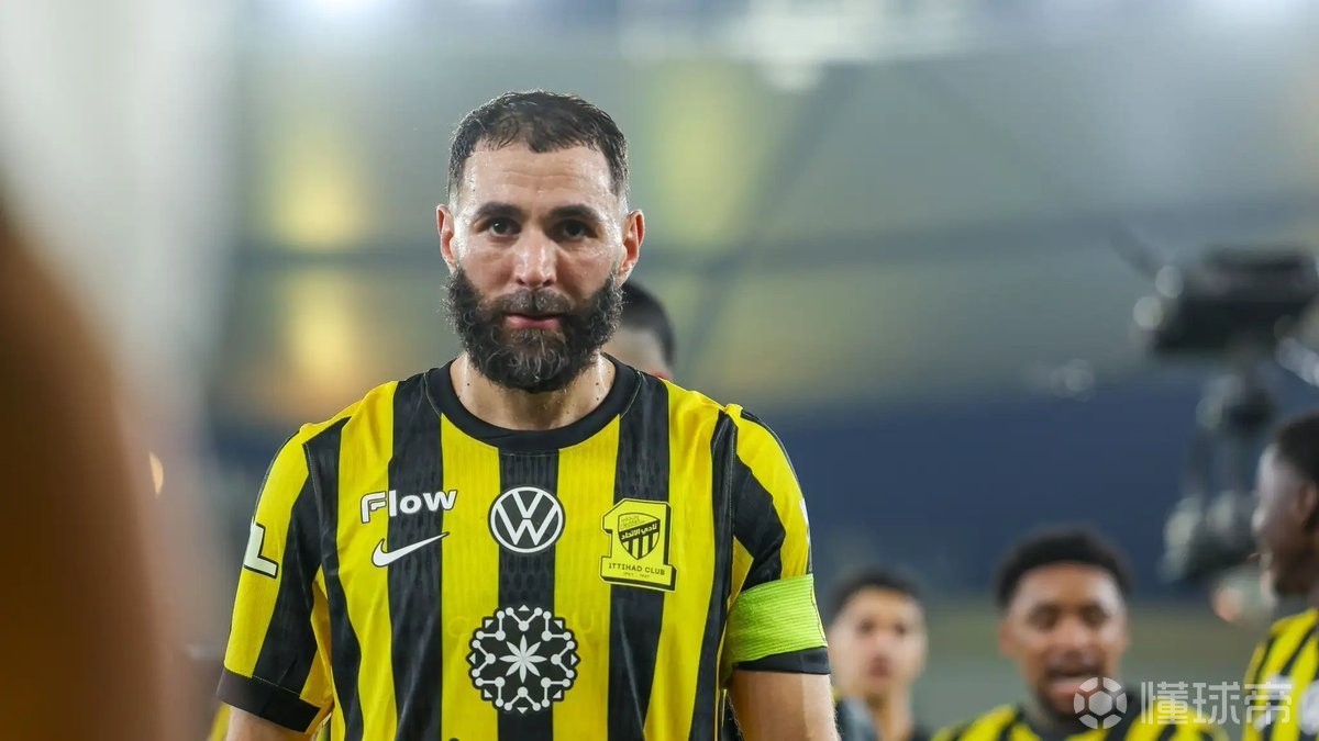 德天空：本泽马和新月的交易濒临破裂，沙特足坛上演疯狂局面