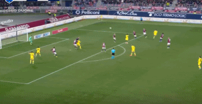 意甲-米兰3-0博洛尼亚22轮不败 拉比奥特传射恩昆库点射