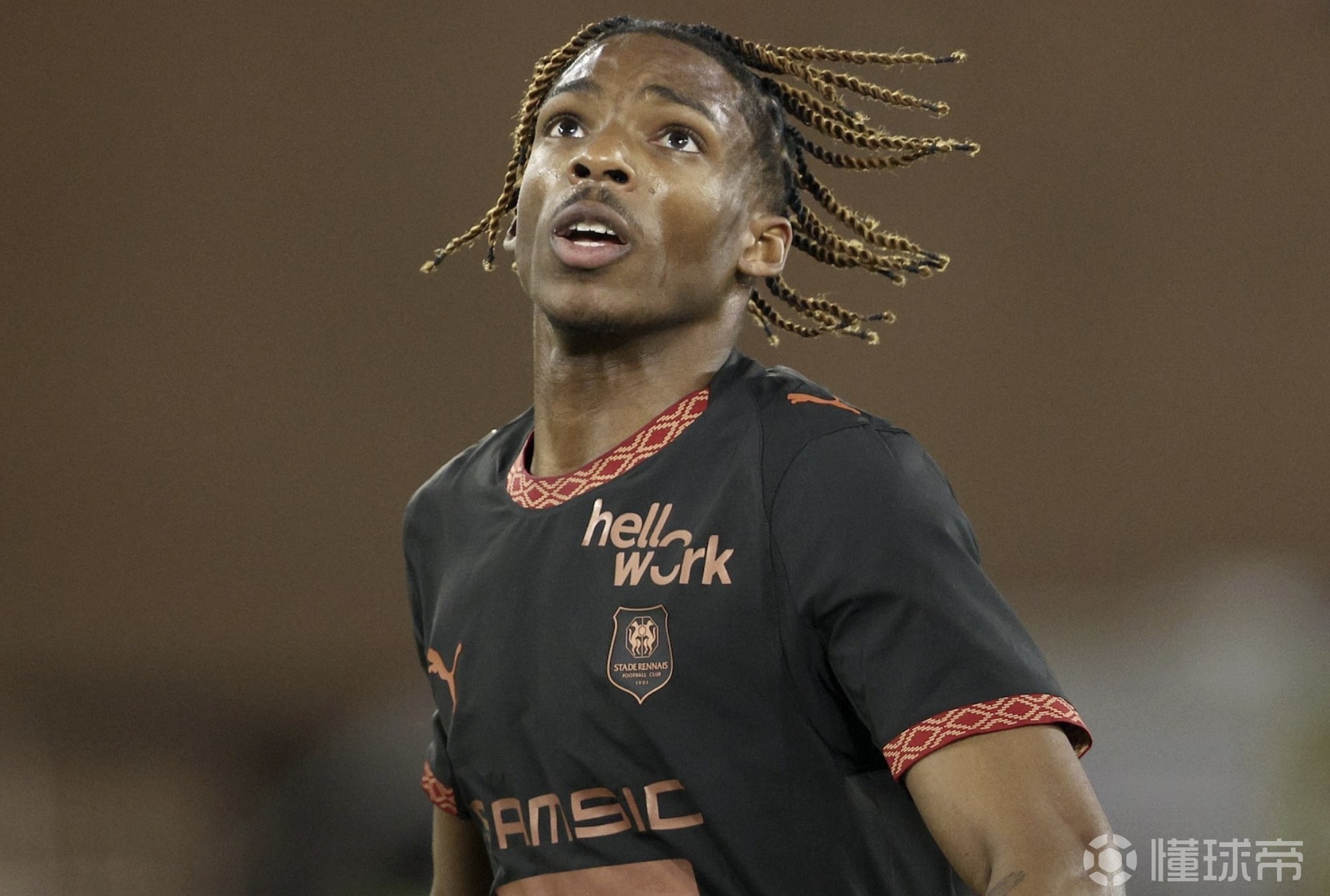 电讯报：雅凯的偶像是范戴克和科纳特，利物浦对其吸引力巨大