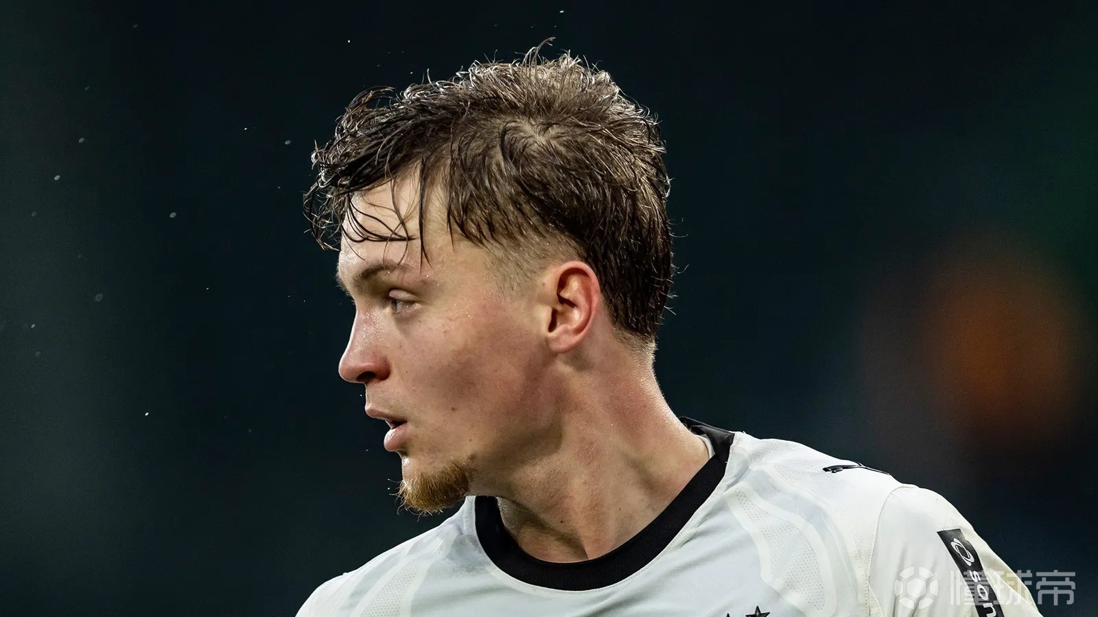 官方:诺丁汉森林签下门兴后卫卢卡-内茨,签约至2030年