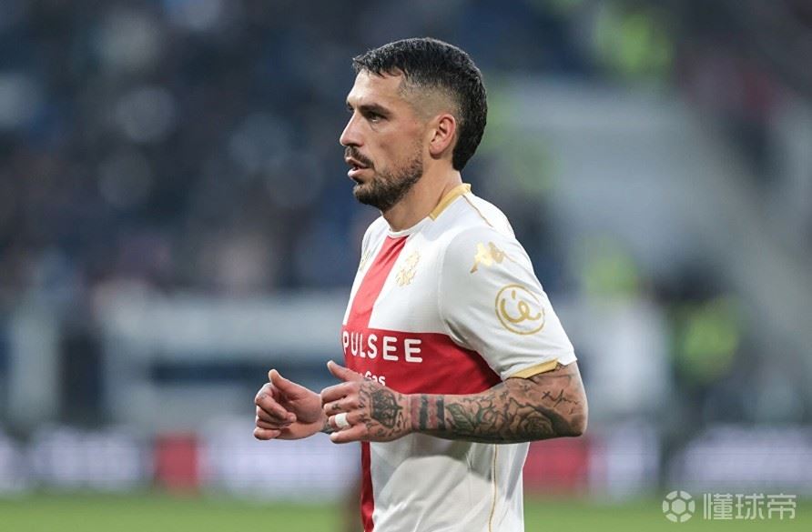 外媒：斯坦丘考虑过重返罗马尼亚联赛，但他的薪资过高