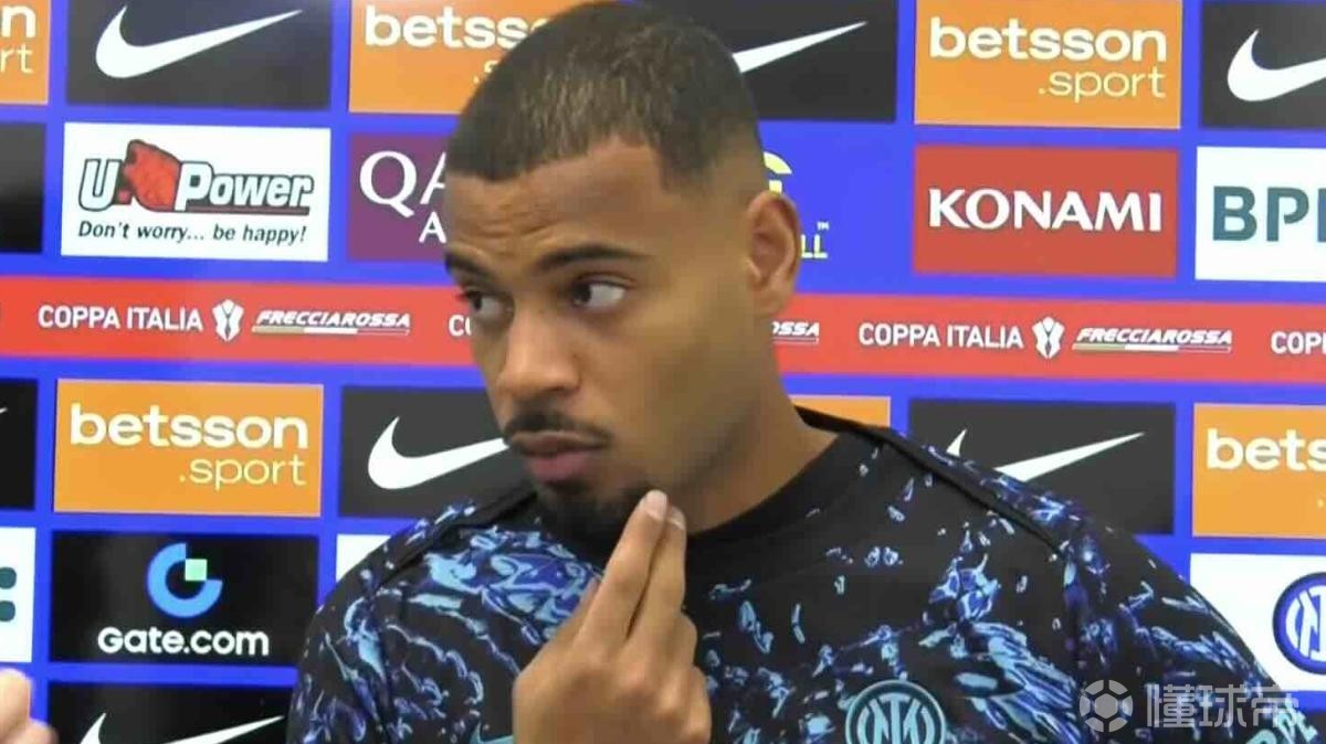 迪乌夫：左右边路我都能踢，但中前卫才是我的位置