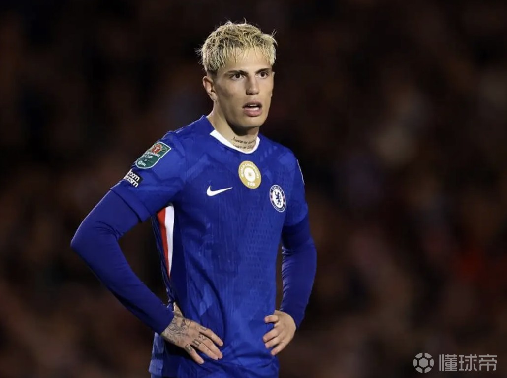 TA：加纳乔目前的经纪公司需要向发掘该球员的球探付超20万欧