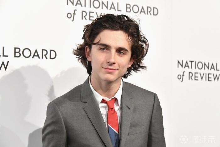 圣埃蒂安球迷、影星“甜茶”给里昂球迷签名：“干翻里昂”