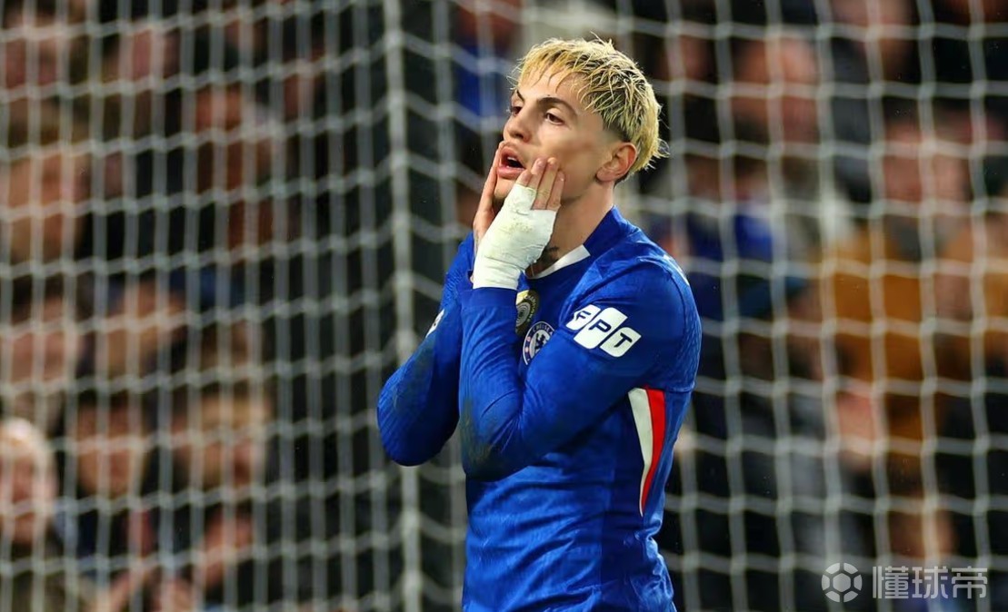 赛前放话切尔西也照样能击败阿森纳，加纳乔被曼联球迷嘲讽