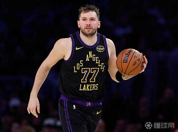 东契奇仅用时18分钟便取得三双，创造湖人队史最快纪录