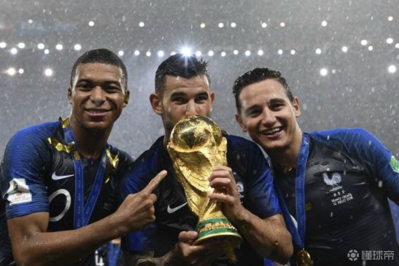 托万：我在更衣室放了世界杯奖杯的照片，看一看就能激发斗志