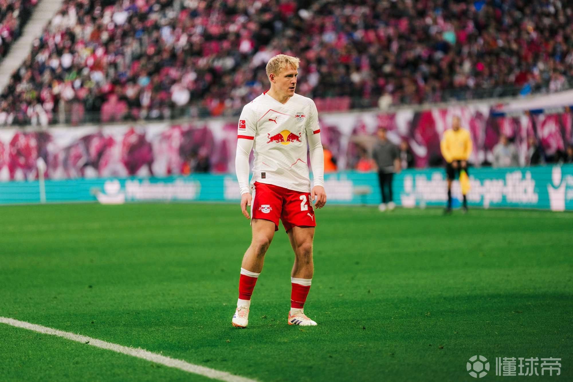 莱比锡官方：中场施拉格尔将在本赛季结束后自由身离队