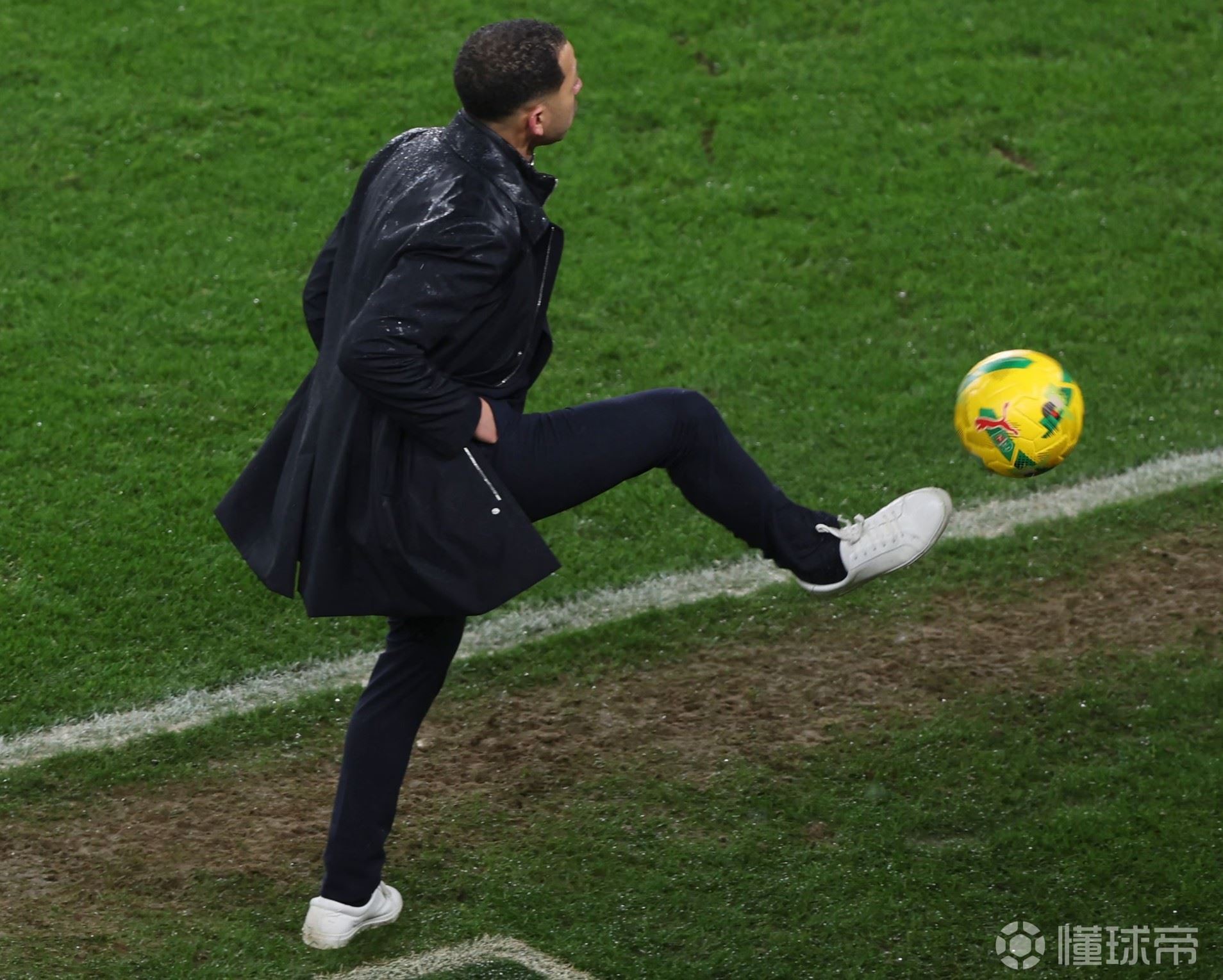 罗塞尼尔谈停球失误：埃斯特旺说他不敢相信我曾经是职业球员