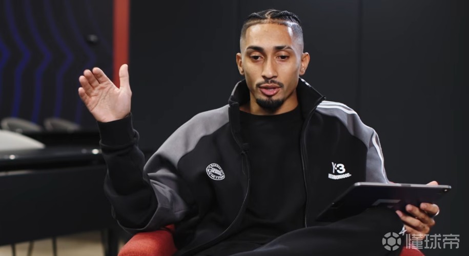 拉菲：贝尔萨完全沉浸在足球，他曾梦到一个战术让教练组测试