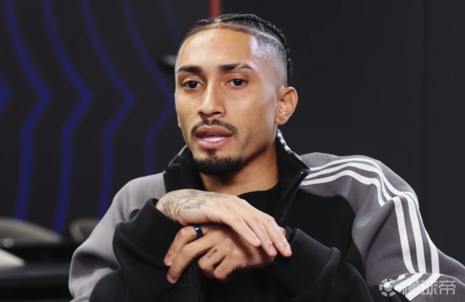 拉菲尼亚：莱万对胜利和成就充满渴望，他仍然努力保持状态