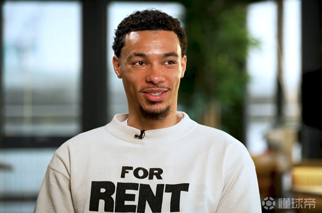 埃基蒂克：儿时偶像是内马尔和本泽马；我很喜欢利物浦口音