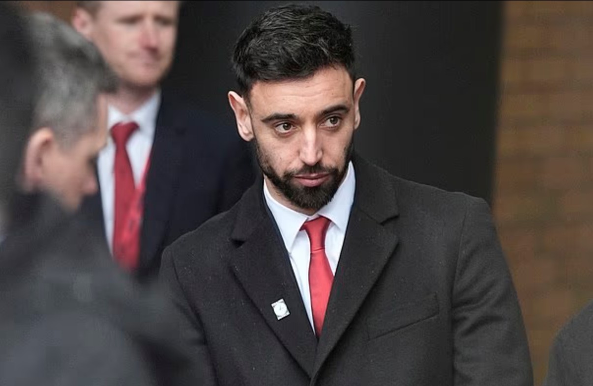 悼念，卡里克、B费和球迷一起参加慕尼黑空难68周年纪念仪式