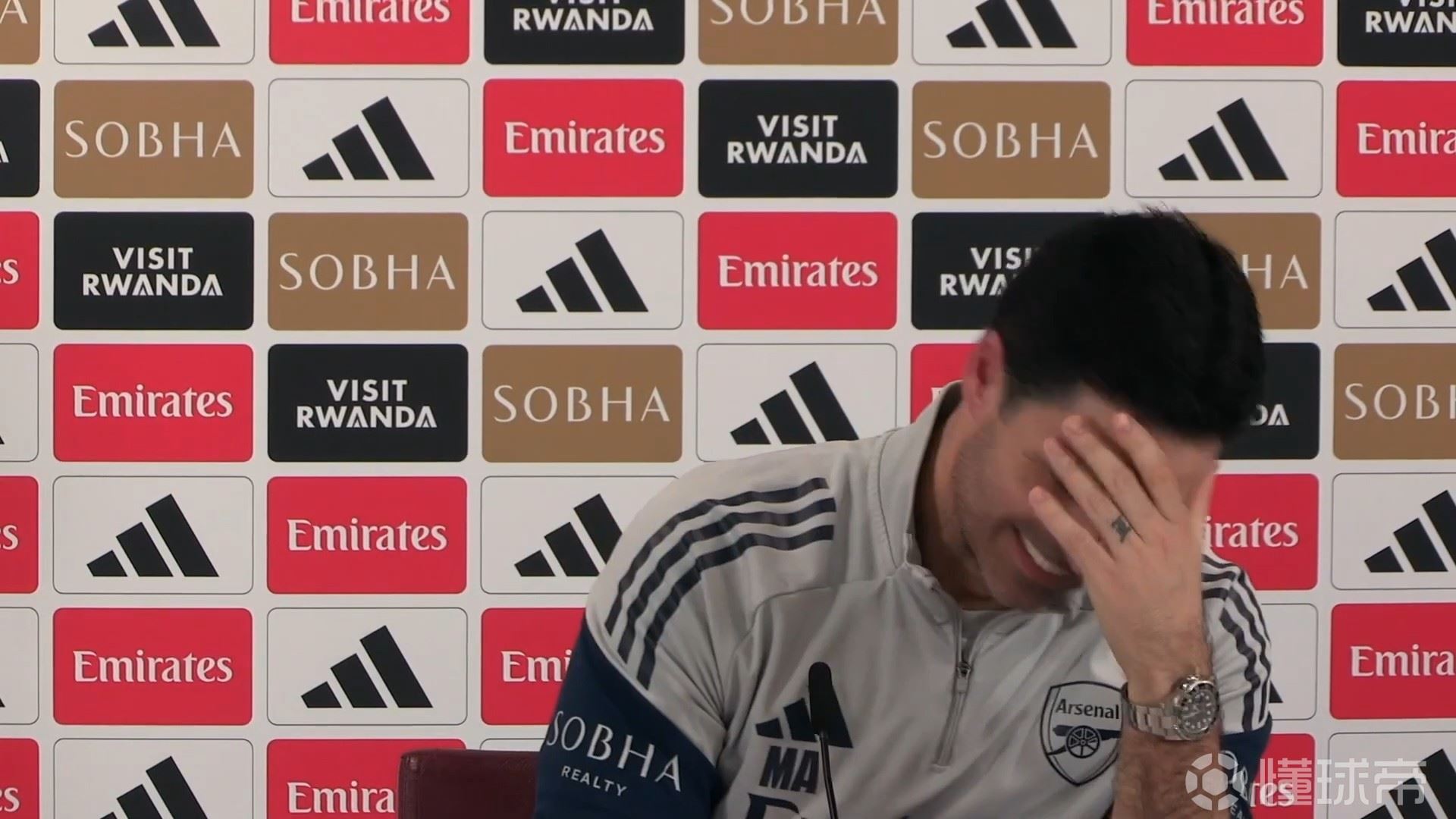 联赛杯晋级后有没有和妻子共进晚餐？塔帅：你要菜单吗？