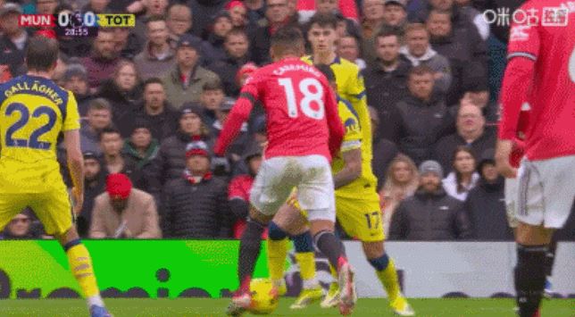 罗梅罗蹬踏卡塞米罗脚踝被直红罚下 曼联30分钟多打一人