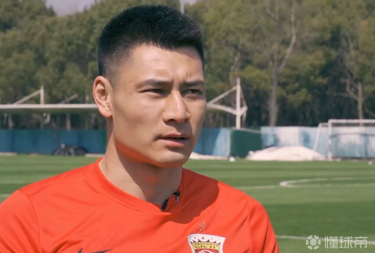 加盟定南赣联！杜佳效力海港期间仅出场1次，随队夺得4座冠军
