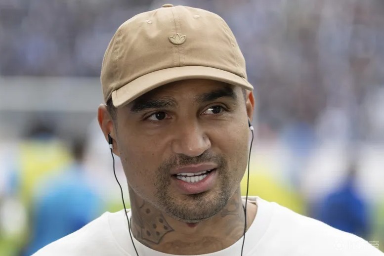 大博阿滕：加盟巴萨需要梅西点头同意；更推崇C罗为孩子的榜样