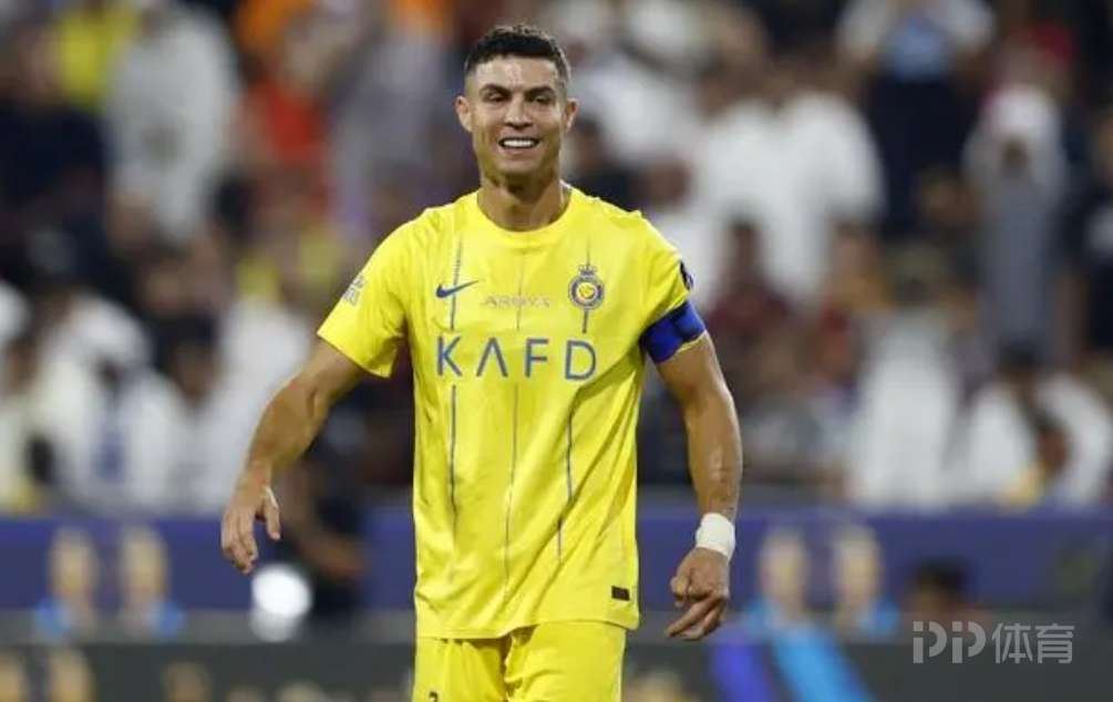 记者：C罗重返曼联没有依据 很多俱乐部都愿意签他