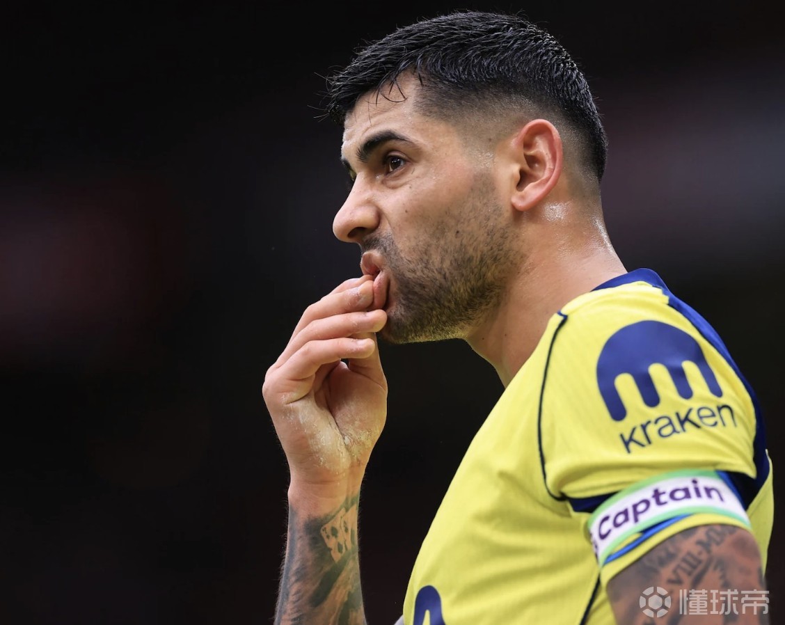 电讯报：罗梅罗此前抱怨球队只剩11人，现在他自己被停赛四场