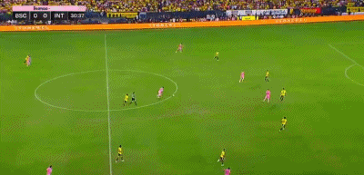 半场战报：迈阿密国际2-1巴塞罗那SC，梅西一条龙破门+助攻