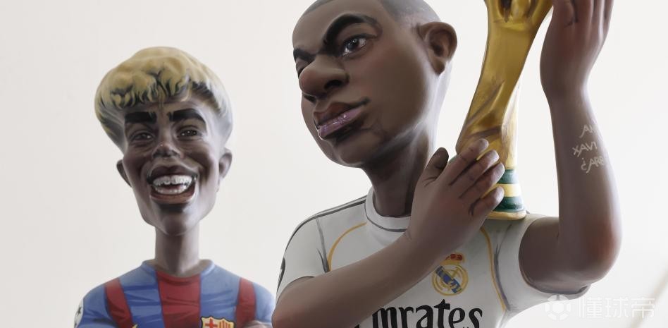 世体：瓦伦西亚法雅节开展，姆巴佩和亚马尔的雕塑引发关注