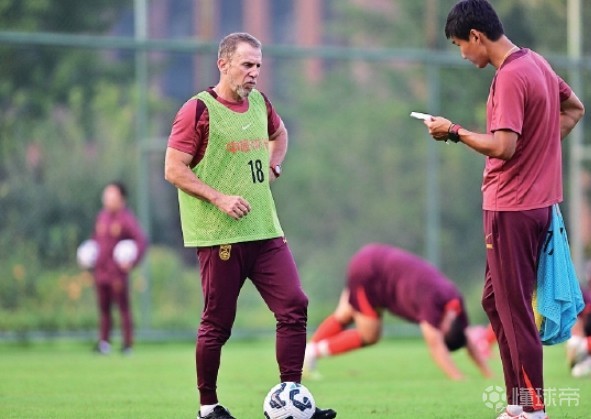 北青：U19国足就地解散过春节，久尔杰维奇家人来华相伴