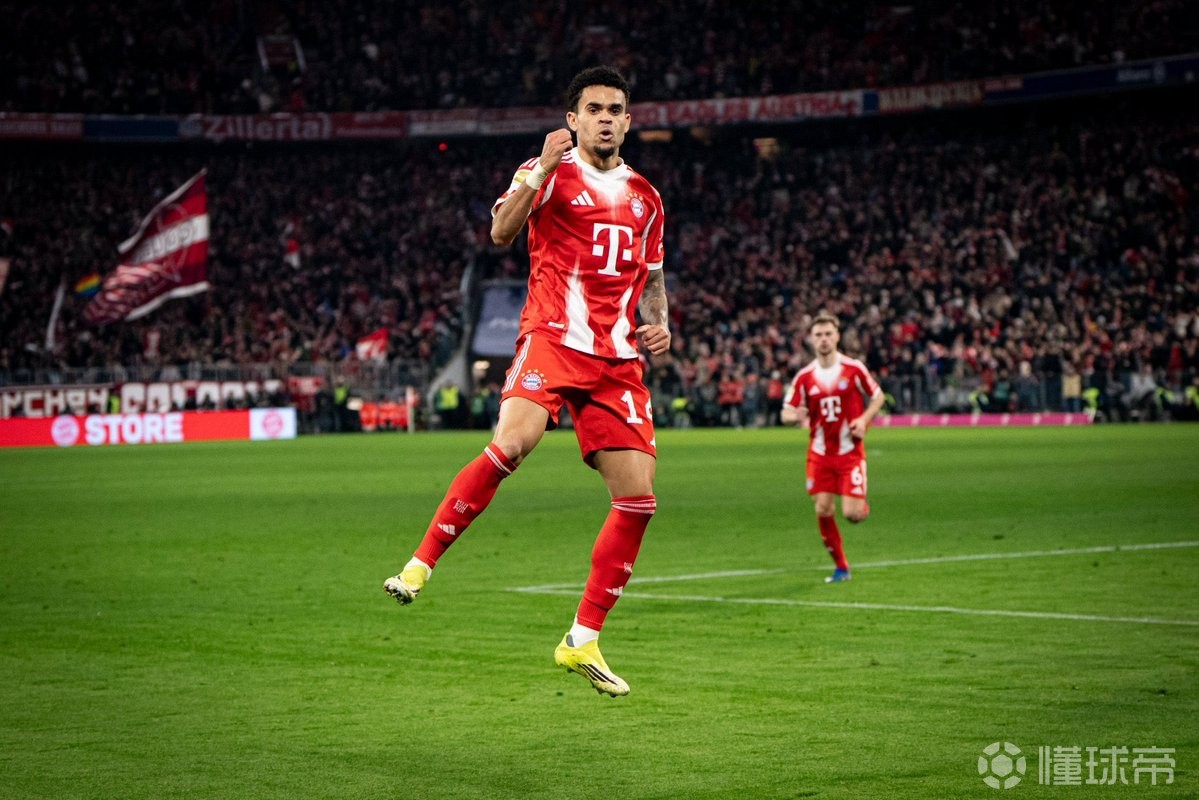 德甲赛场戴帽，路易斯-迪亚斯拜仁生涯首次上演帽子戏法