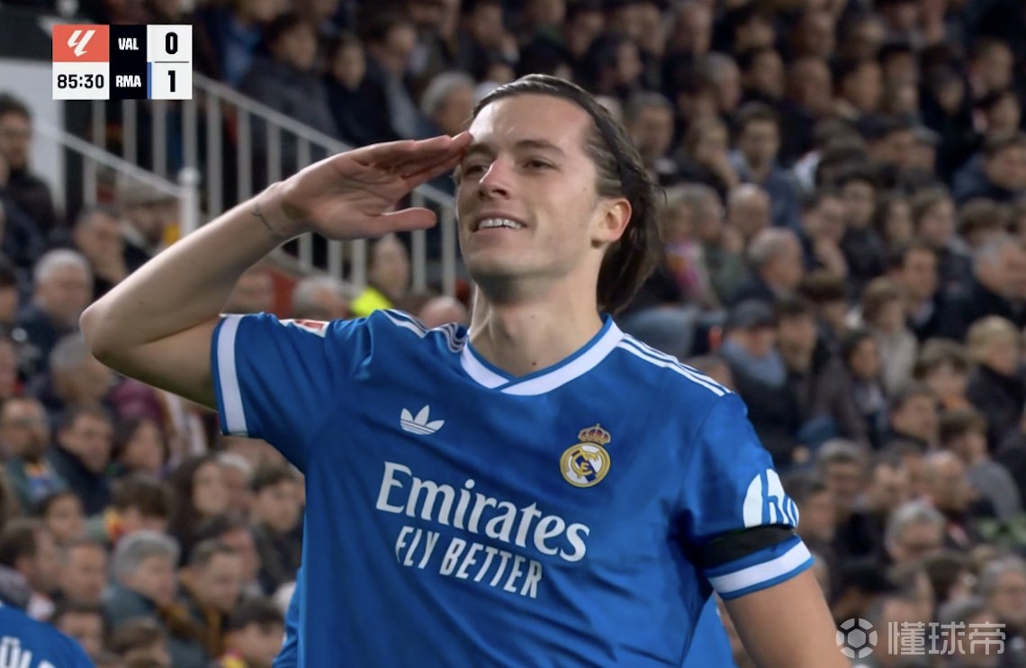 赫伊森→卡雷拉斯，自22年以来首次有皇马后卫在客场连线进球