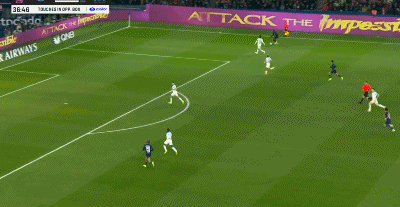 第37分钟，登贝莱右路一条龙连续过人抽射破门，巴黎2-0马赛