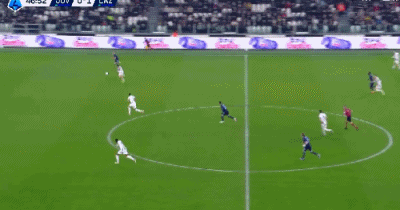 第47分钟，伊萨克森右路插上抽射破门，尤文0-2拉齐奥