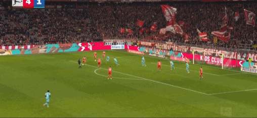 第89分钟，迪亚斯禁区前内切低射破门上演帽子戏法，拜仁5-1