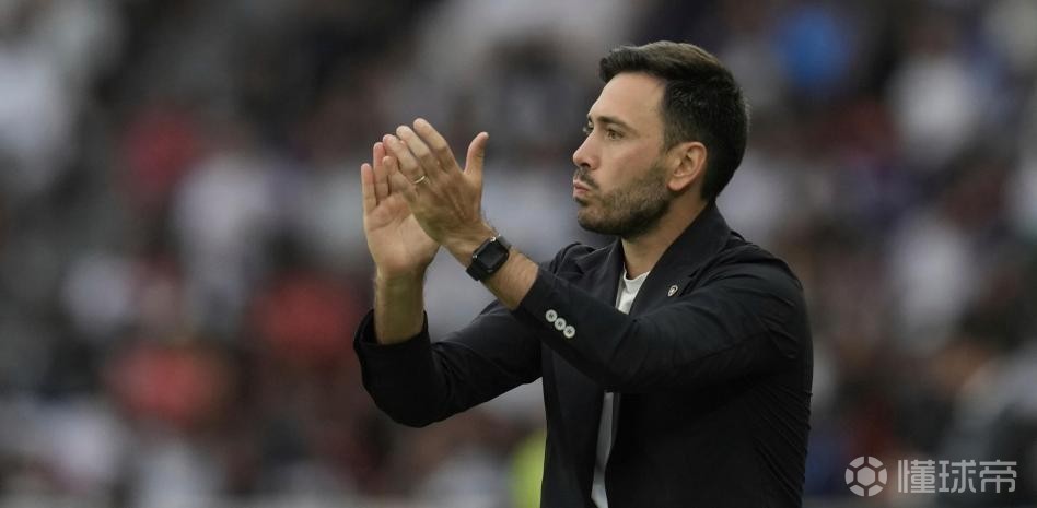 小安切洛蒂谈阿隆索皇马执教：他没有足够时间去找到防守平衡