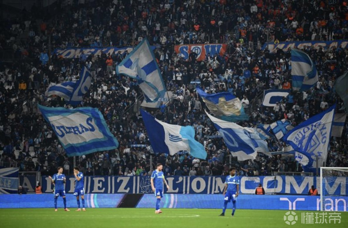 队报：马赛球迷要求德泽尔比下课以及剥夺巴列尔迪的队长袖标