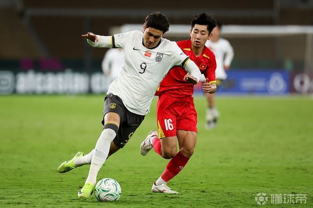 徐江：中超国内标王是杨希，成都为拜合拉木掏了600万+100万浮动