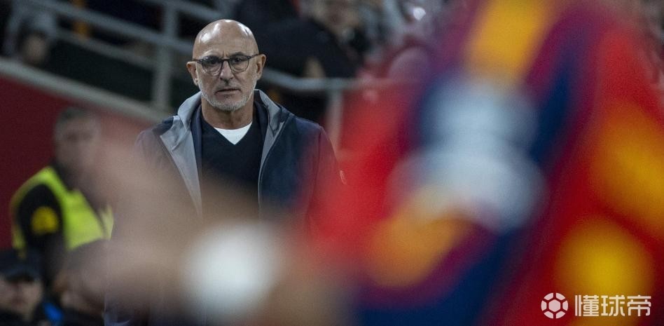 阿斯：巴萨认为霍安值得入选西班牙，但德拉富恩特仍坚持主见