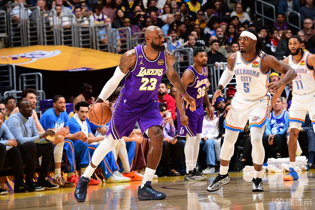 不敌雷霆！詹姆斯17投9中拿下22分6板10助，正负值-3