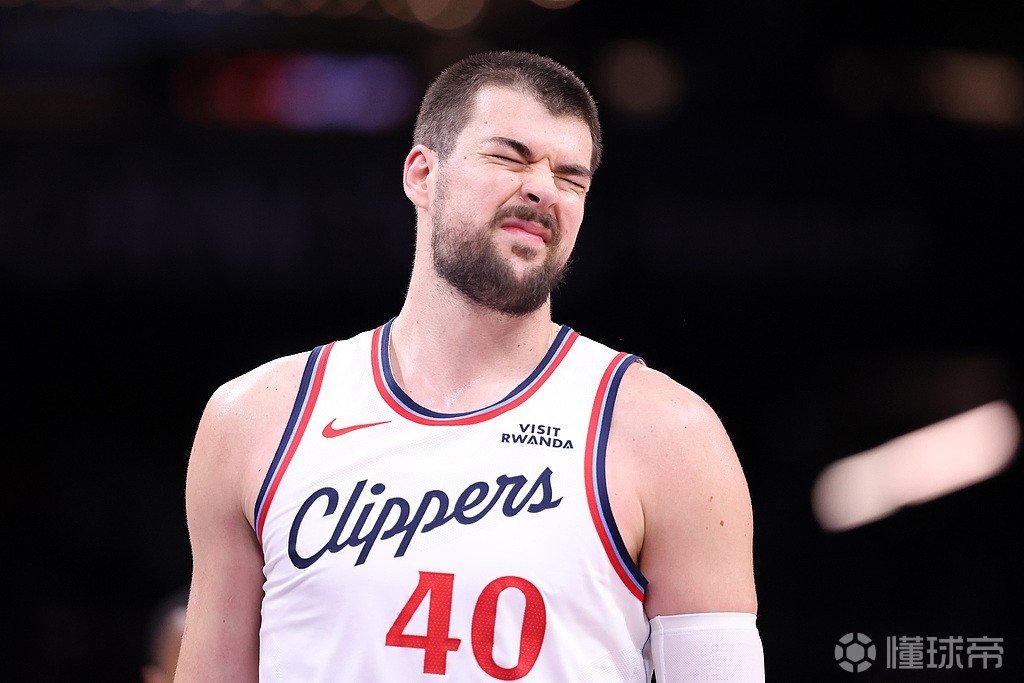 祖巴茨:在给孩子热奶瓶的时候接到了电话,意识到可能被交易