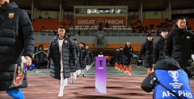 半场战报：上海海港0-0江原，冯劲错失机会