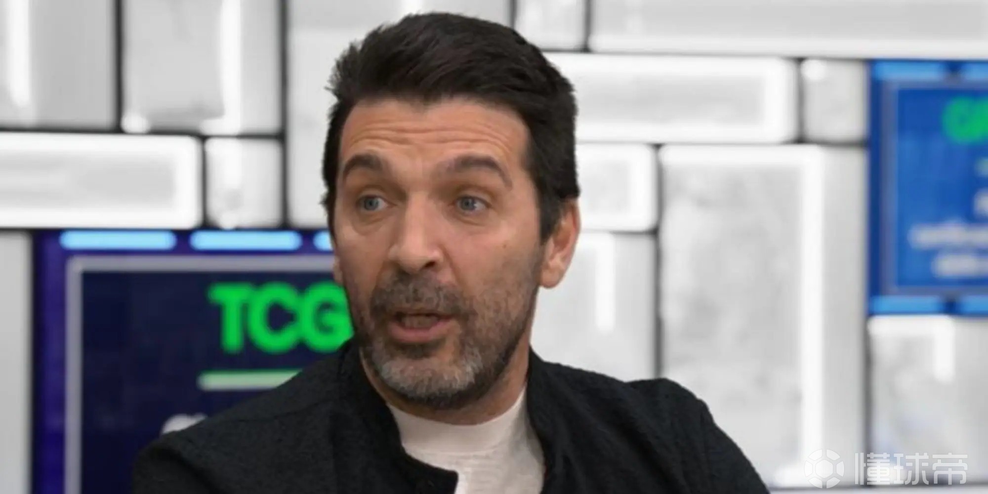 布冯:我珍藏了很多球衣,如C罗倒钩、15年欧冠决赛梅西球衣