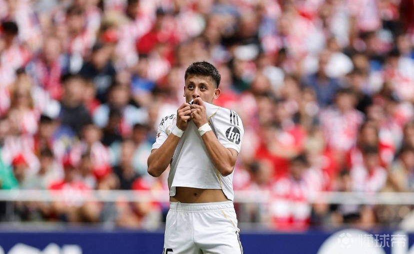 居莱尔否认遭队友霸凌：从第一天起我就受到所有人的热情接待