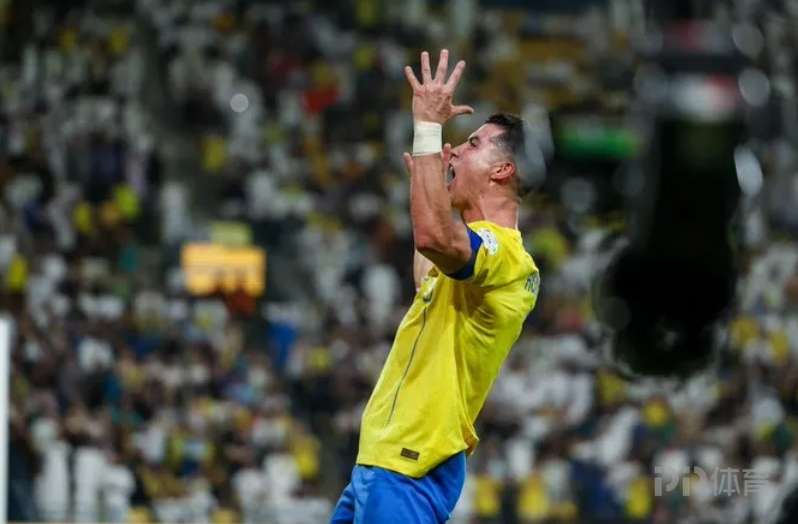 中东报：C罗近几周一直坚持训练 目前不会踢亚冠比赛