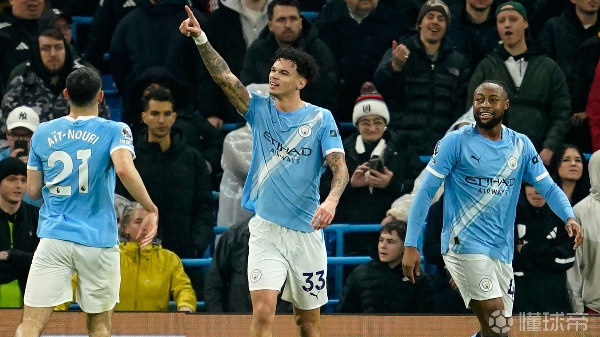 天空：从赛程与分差来看，本赛季争冠天平第一次向曼城倾斜