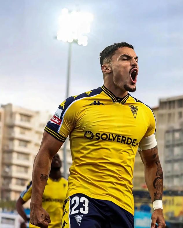 中超4队“暗战”外援中卫！山东泰山遭暗讽：影响成绩也影响面子