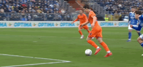 半场战报：科莫0-1佛罗伦萨，法乔利破门，场面略显沉闷