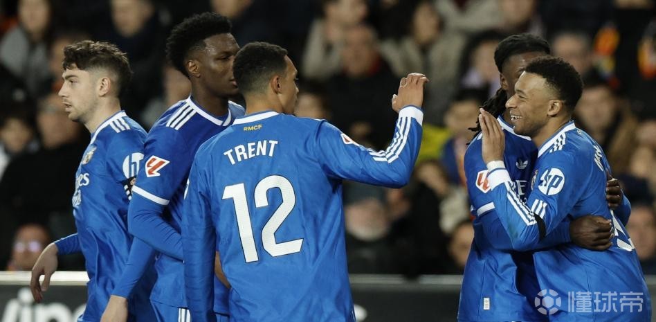 世体：尽管本赛季皇马联赛充满曲折，但现在仅落后巴萨1分