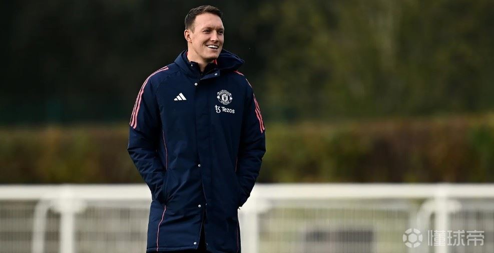 新工作，前曼联球员菲尔-琼斯加入布莱克本球队教练组